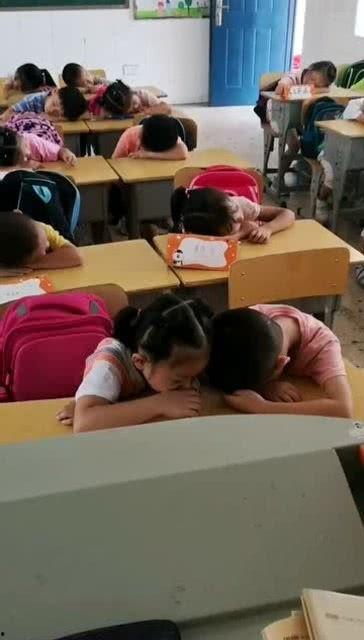 国产儿子的班主任视频  第3张